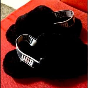 Ugg slippers , Black , Size 7 in woman, New